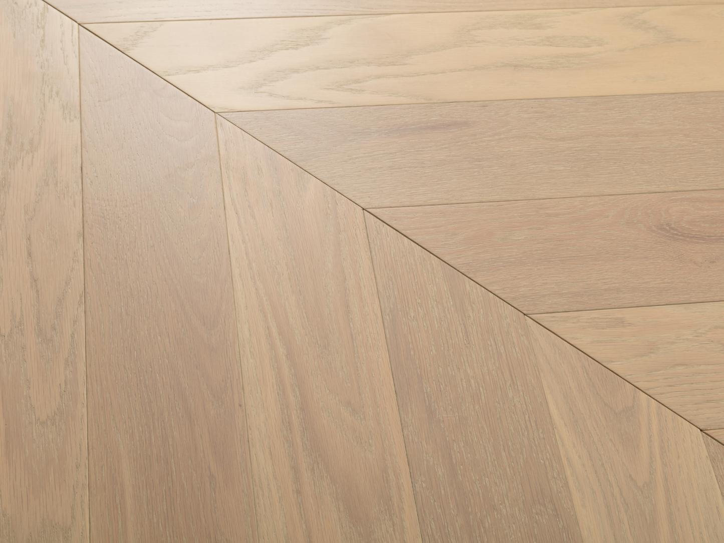 Vidar Chevron  3/4" Engineered Hardwood - American Oak Driftwood