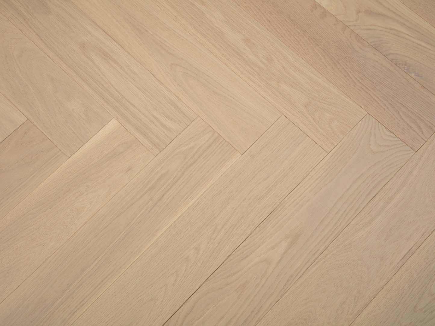 Vidar Herringbone  3/4" Engineered Hardwood - American Oak Naked Oak